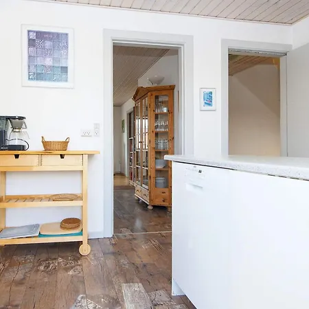 8 Person In Thyboron-by Traum * Thyborøn